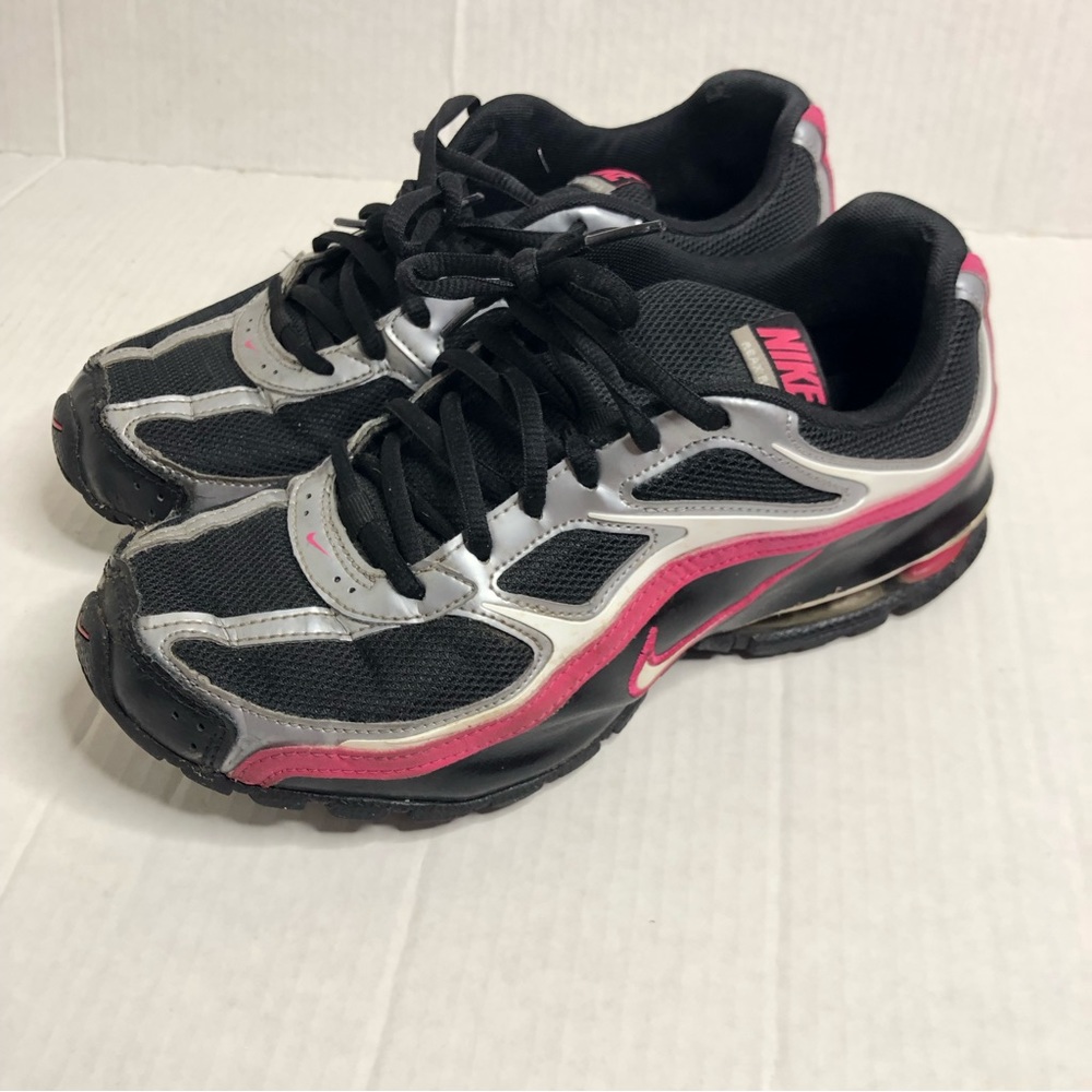 Nike Sneakers Reax Run 5 Womens Size 8.5 Black Pink Metallic Running Shoes